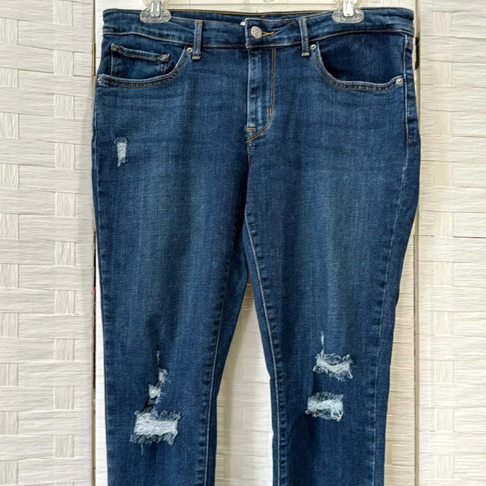 Levi’s Women’s 711 Dark Wash Skinny Jeans - Picture 3 of 9